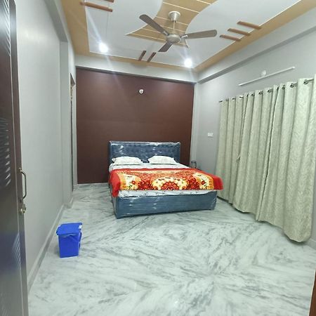 Sarvodaya Residency Hotel Ayodhya Ngoại thất bức ảnh