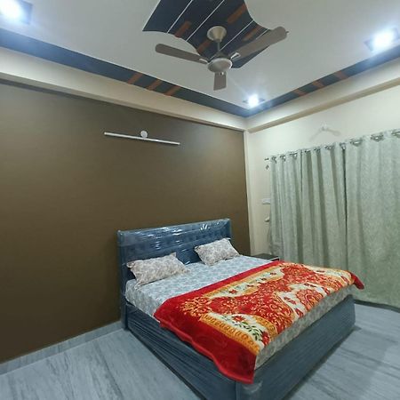 Sarvodaya Residency Hotel Ayodhya Ngoại thất bức ảnh