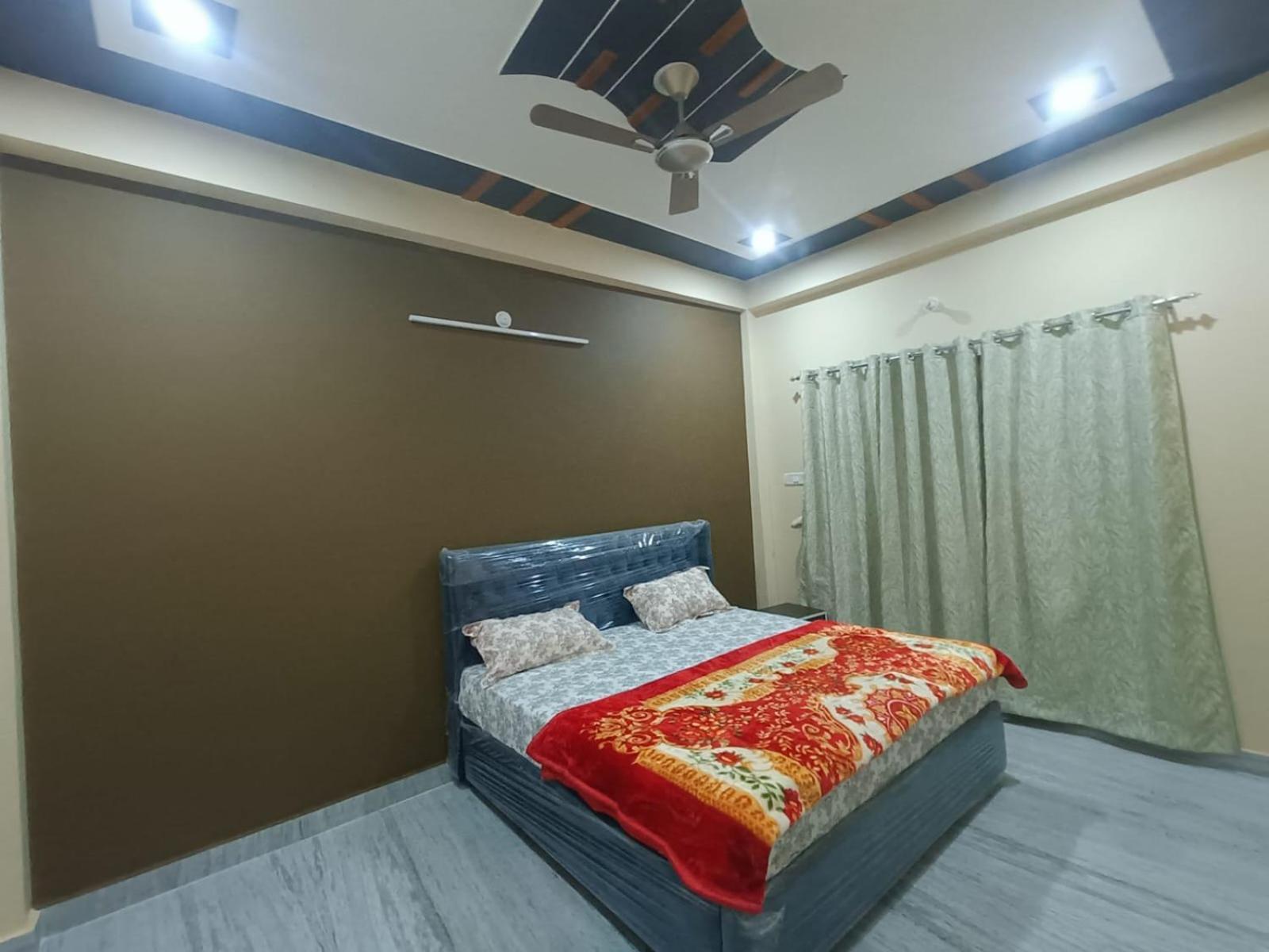 Sarvodaya Residency Hotel Ayodhya Ngoại thất bức ảnh